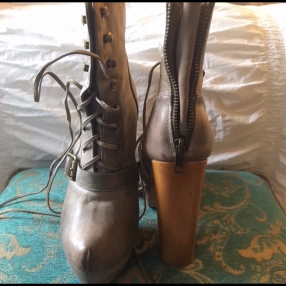 Steve Madden Carnaby Boots